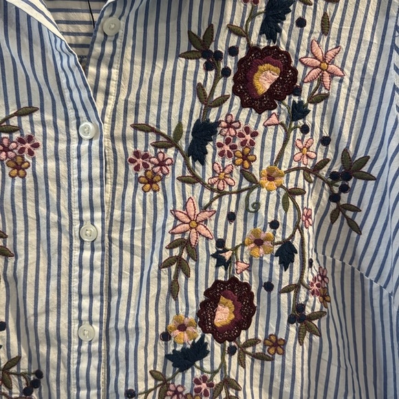 Croft & Barrow Blue Striped Button-Up Shirt - Picture 2 of 5